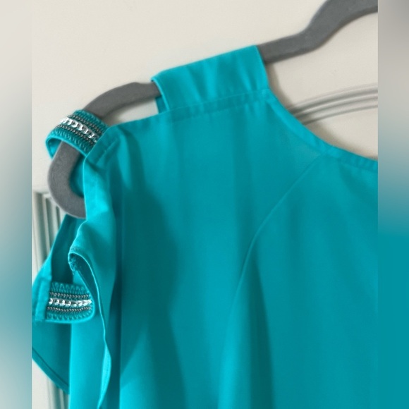 EST. 1946 Teal Polyester Flowy Short Sleeve Blouse Women’s Size Medium - Picture 2 of 13